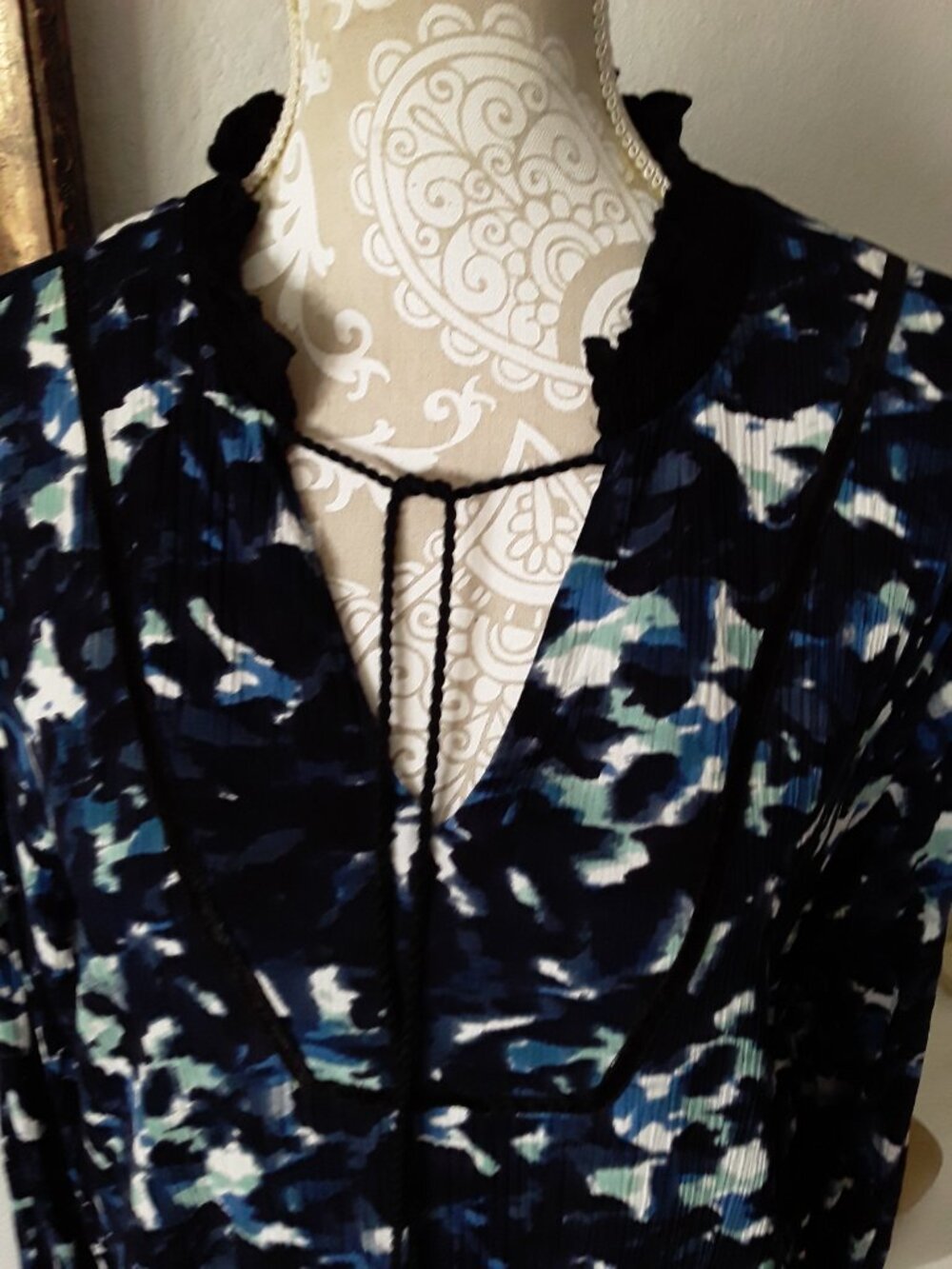 Go Fish beautiful Navy blue with black accent tunic size L